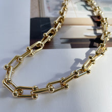 Load image into Gallery viewer, Horseshoe Chain Necklace
